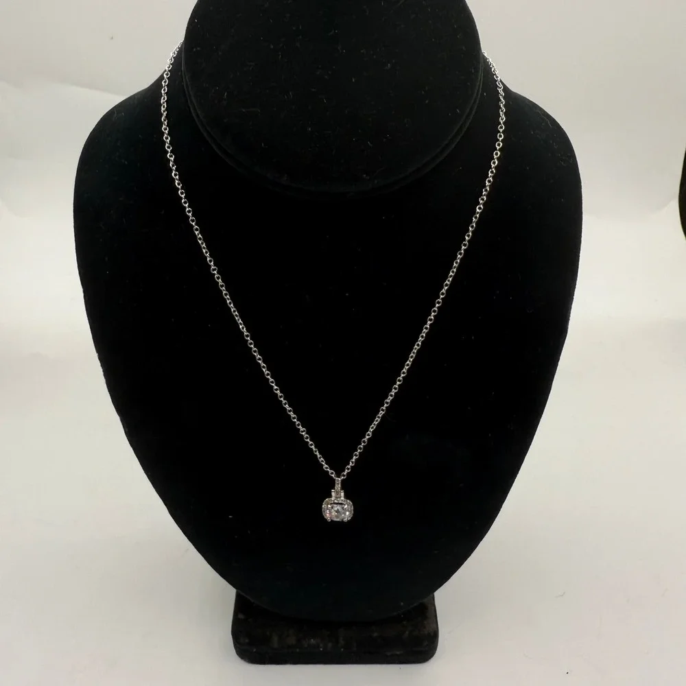 Sparkling Cubic‎ Zirconia Pendant Necklace Silver Toned Chain - Picture 2 of 10